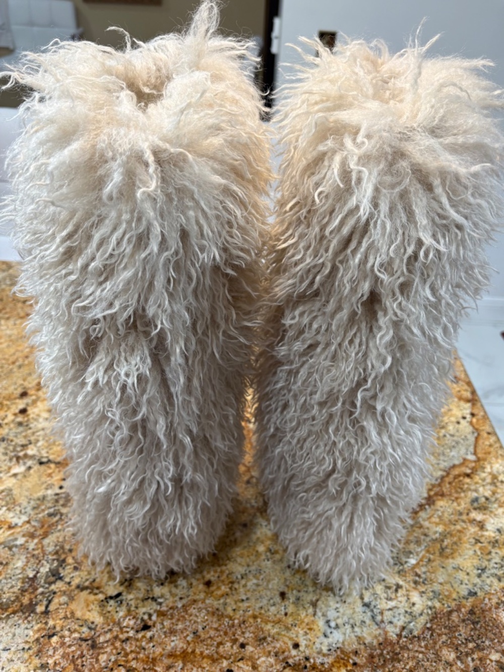 Brand New Steve Madden Icon Boots - Off-White Faux Fur / Never Worn - Picture 2 of 6